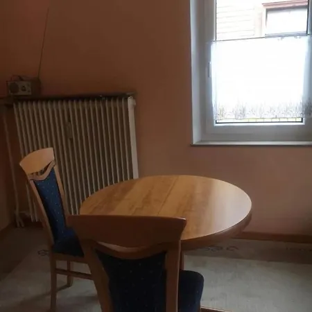 홈스테이 Ruhiges Doppelzimmer In Idar-oberstein *